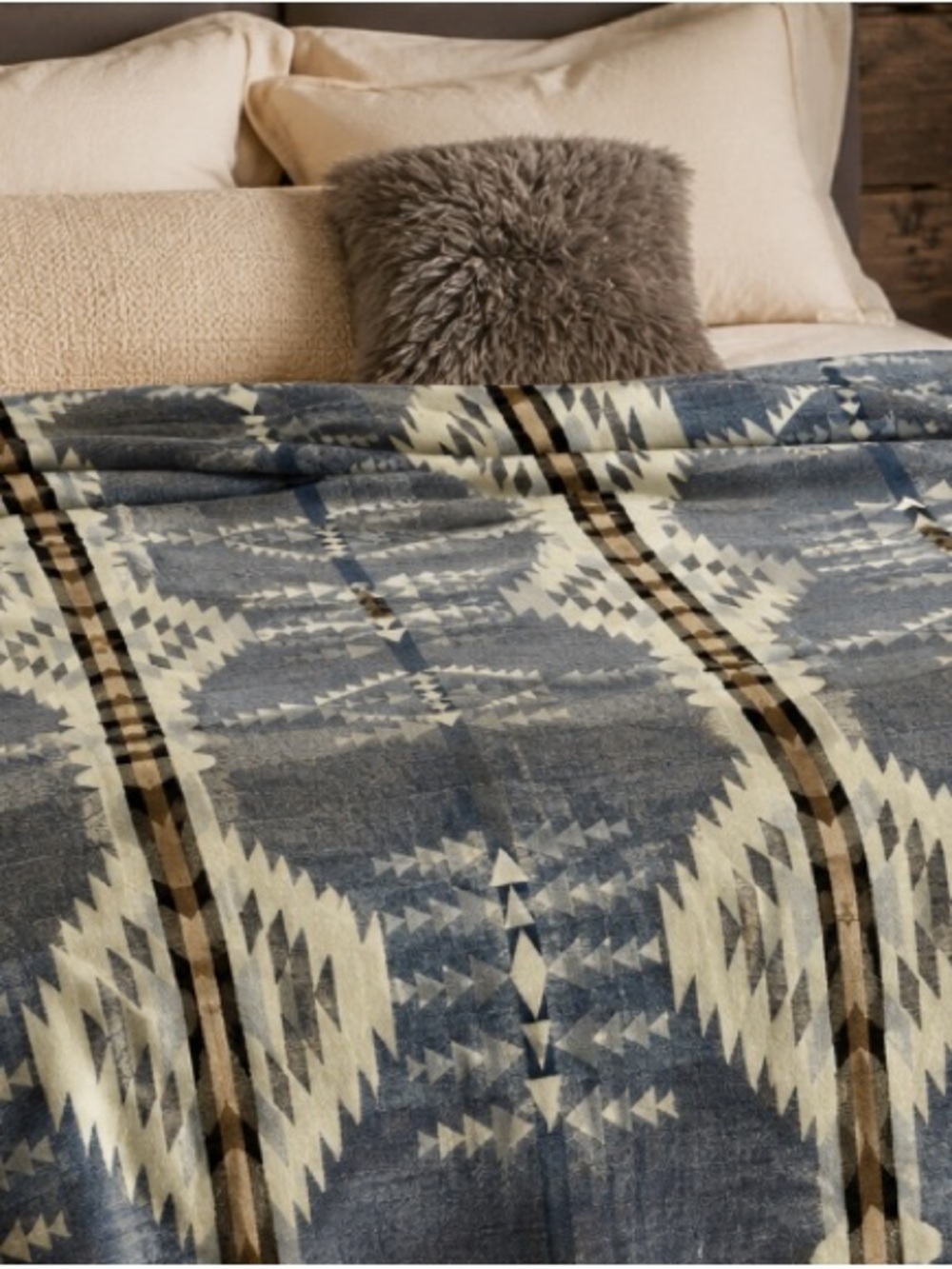 Alpaca wool queen size blanket. Gray and cream tones. Made by artisans/Ecuador